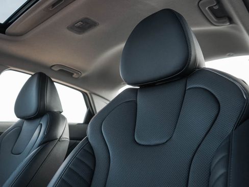 New 2026 Hyundai Elantra Limited image 18