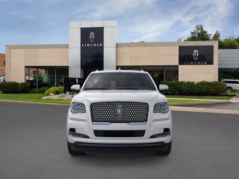 New 2024 Lincoln Navigator L Reserve AWD/4WD image 7