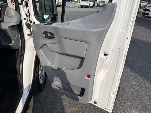 Used 2017 Ford Transit 150 XL image 12