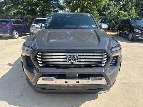 Used 2025 Toyota Tacoma Limited AWD/4WD image 2