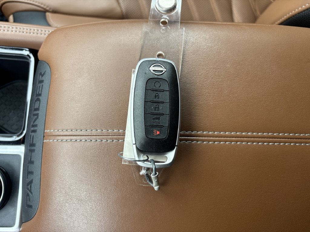 Certified 2024 Nissan Pathfinder Platinum AWD/4WD image 37