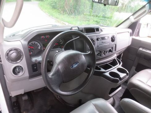 Used 2013 Ford E-250 and Econoline 250 Extended w/ PWR Group RWD image 9