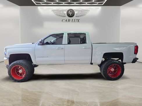 Used 2018 Chevrolet Silverado 1500 LT w/ LT Convenience Package image 2