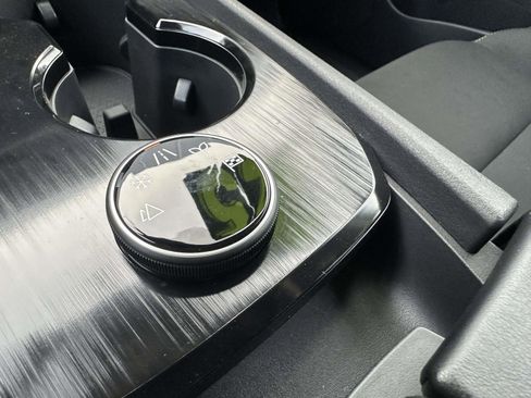 Used 2025 Nissan Rogue S image 20