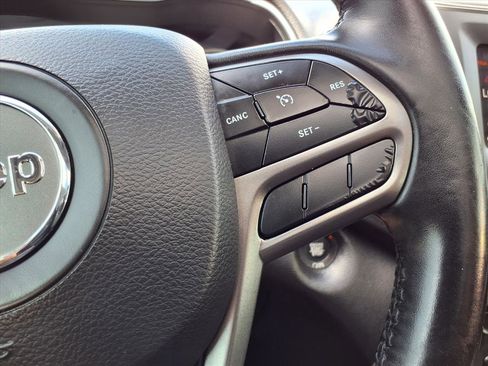 Used 2020 Jeep Cherokee Latitude Plus w/ Cold Weather Group image 20