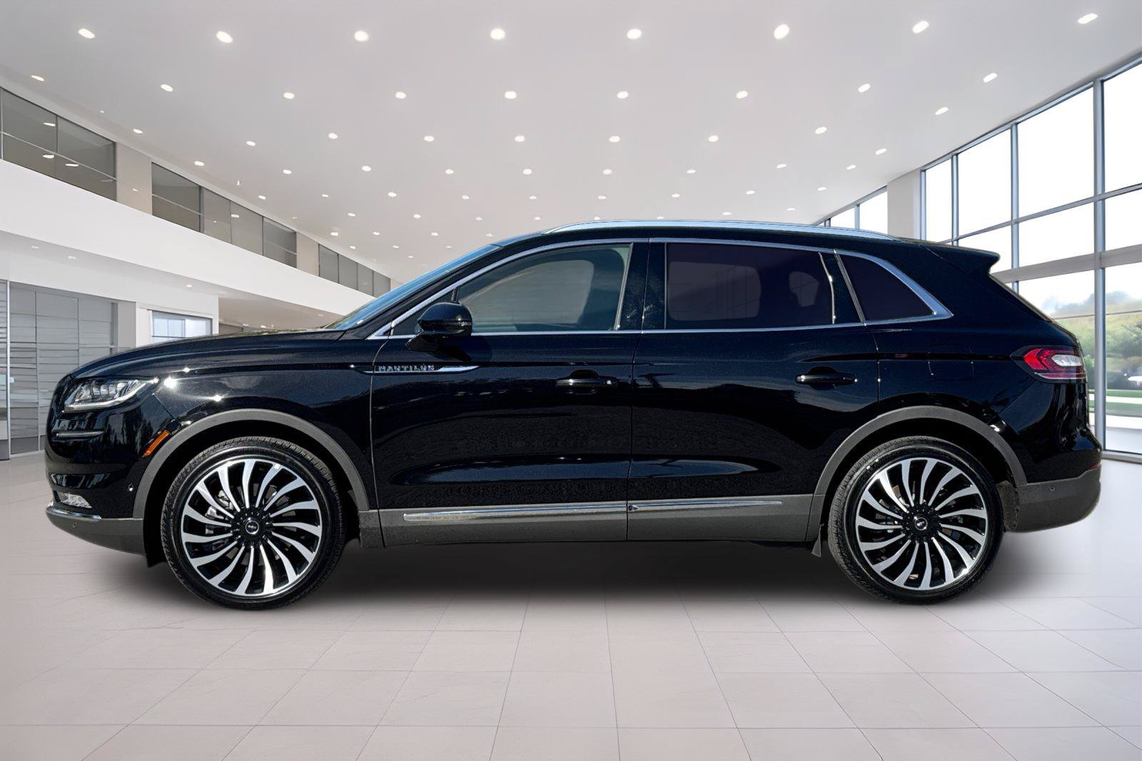 Used 2023 Lincoln Nautilus Black Label AWD/4WD image 7