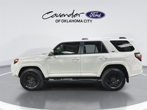 Used 2021 Toyota 4Runner SR5 Premium image 5