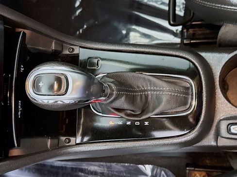 Used 2022 Buick Encore Preferred w/ Safety Package FWD image 18