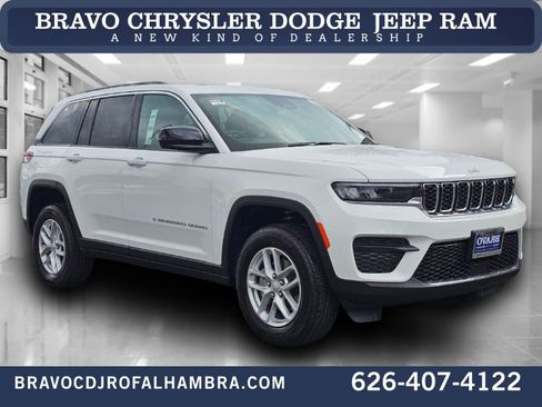 New 2025 Jeep Grand Cherokee Laredo X image 1