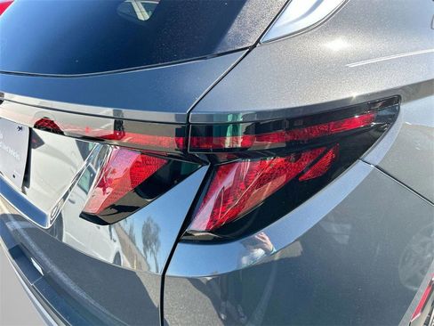 New 2025 Hyundai Tucson SEL image 18