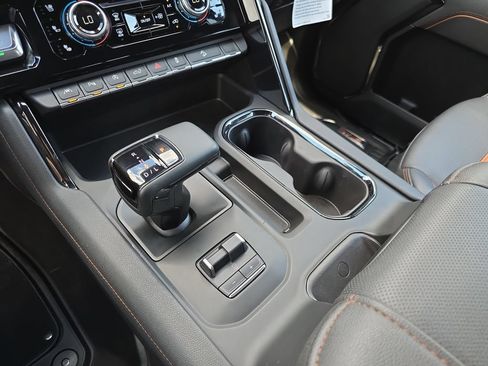 Used 2025 GMC Sierra 1500 AT4 w/ AT4 Premium Package AWD/4WD image 21
