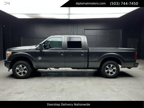 Used 2016 Ford F250 Lariat w/ Lariat Interior Package image 3