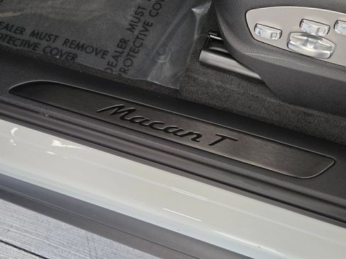 Certified 2026 Porsche Macan Turbo AWD/4WD image 17