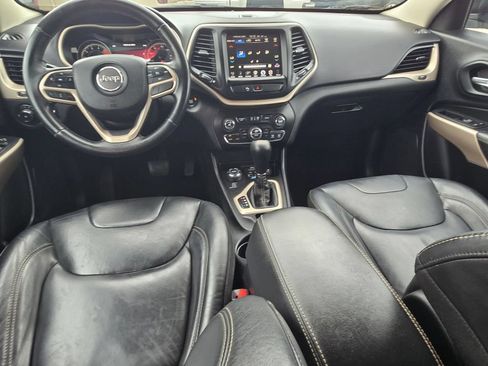 Used 2017 Jeep Cherokee Limited AWD/4WD image 17
