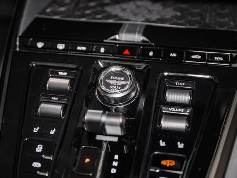 Used 2025 Aston Martin DBX 707 image 39