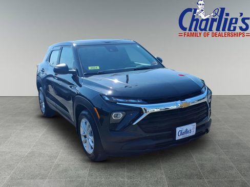 Used 2024 Chevrolet TrailBlazer LS FWD image 3
