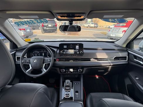 Used 2024 Mitsubishi Outlander Ralliart image 23