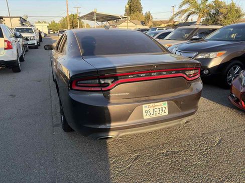 Used 2020 Dodge Charger SXT w/ Leather Interior Group RWD image 3