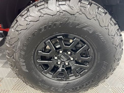 Used 2024 Ford Bronco Raptor w/ Interior Carbon Fiber Pack 6 image 16