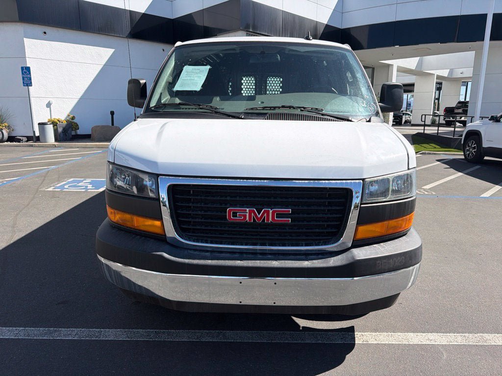 Used 2025 GMC Savana 2500 w/ Driver Convenience Package RWD image 3