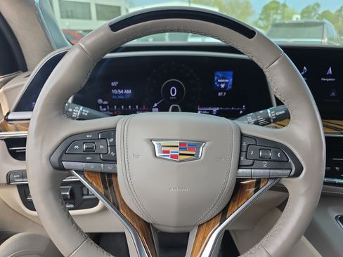 Used 2023 Cadillac Escalade Premium Luxury Platinum w/ Heavy-Duty Trailer Package AWD/4WD image 20