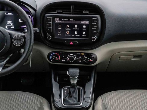 Certified 2025 Kia Soul LX image 12