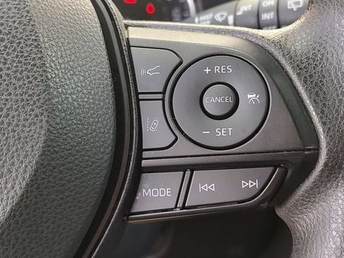 Used 2022 Toyota RAV4 XLE AWD/4WD image 19