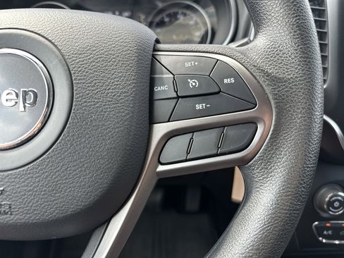 Used 2020 Jeep Cherokee Latitude image 19