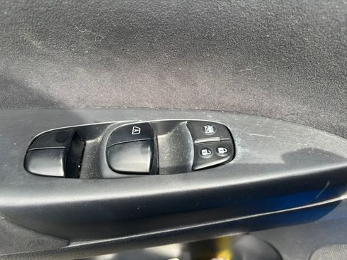 Used 2015 Nissan Sentra SR FWD image 14