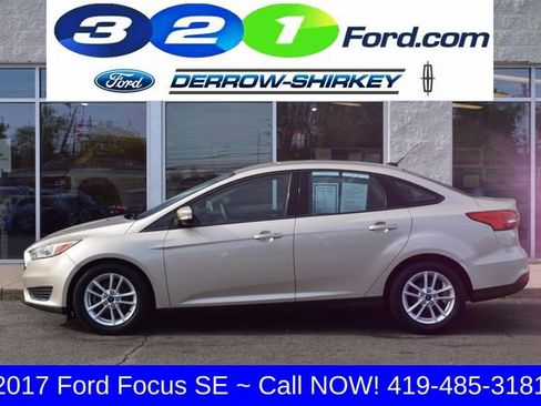 Used 2017 Ford Focus SE FWD image 2
