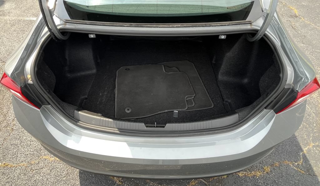 Certified 2025 Chevrolet Malibu LT FWD image 4