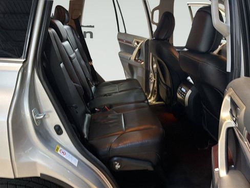 Used 2015 Lexus GX 460 w/ Premium Package AWD/4WD image 33