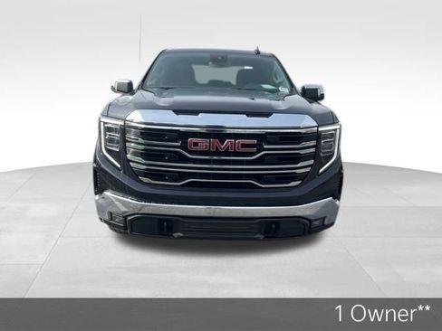 Used 2025 GMC Sierra 1500 SLT image 2