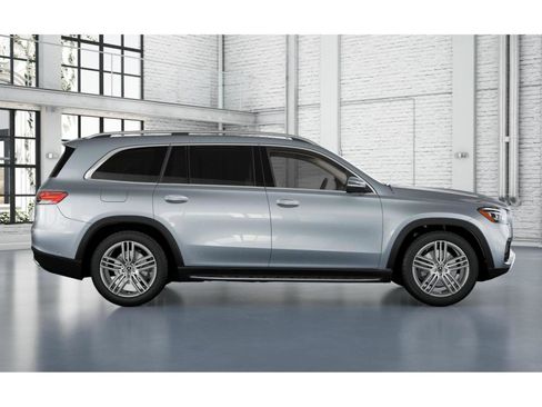 New 2026 Mercedes-Benz GLS 450 4MATIC image 16
