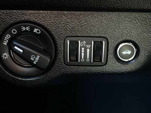 Used 2022 Dodge Challenger GT AWD/4WD image 21