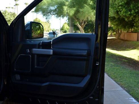 Used 2018 Ford F150 Platinum w/ Equipment Group 701A Luxury image 24