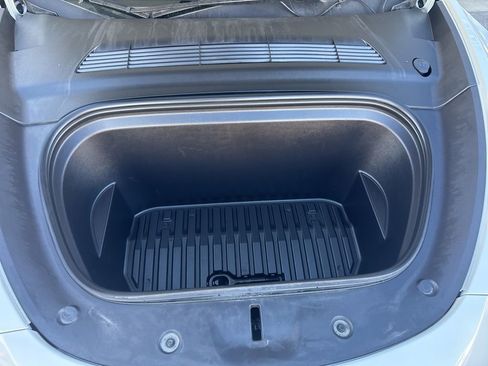 Used 2020 Tesla Model Y Long Range image 32