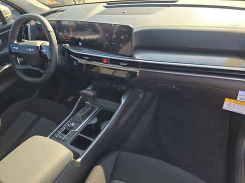 New 2026 Kia Sorento LX FWD image 11