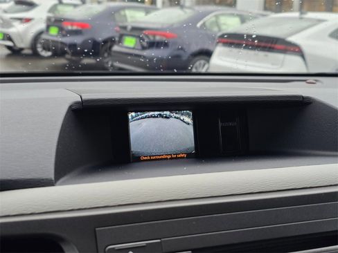 Used 2013 Toyota Sienna XLE image 23