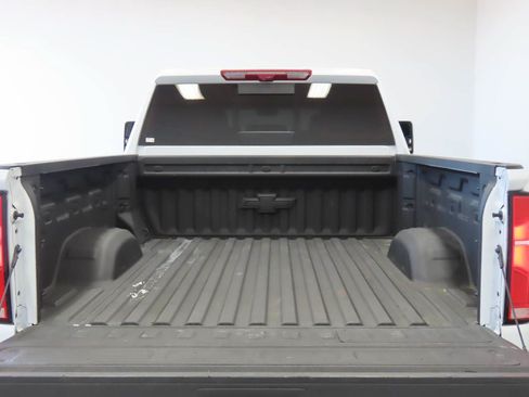 Used 2025 Chevrolet Silverado 2500 LTZ w/ LTZ Premium Package AWD/4WD image 5
