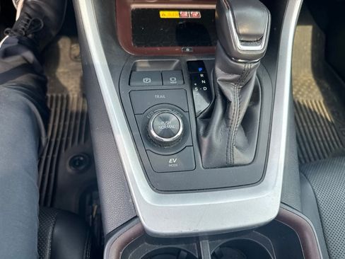 Used 2022 Toyota RAV4 Limited AWD/4WD image 12