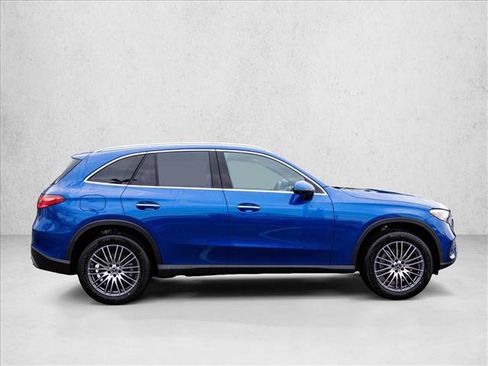 Used 2026 Mercedes-Benz GLC 300 4MATIC image 4