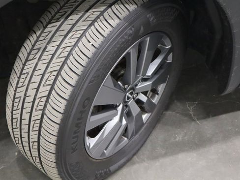 Used 2024 Nissan Pathfinder SV image 43