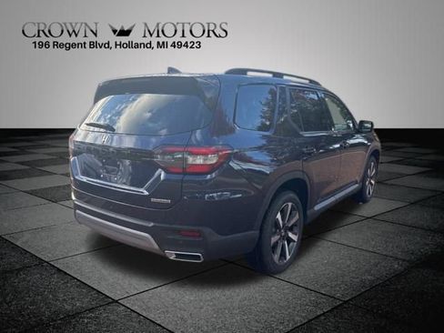 New 2025 Honda Pilot Touring image 10