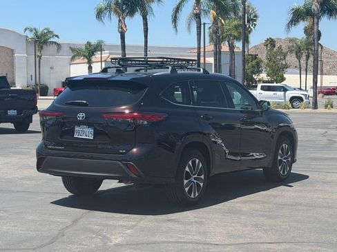 Used 2022 Toyota Highlander XLE FWD image 5