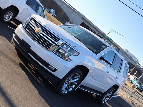 Used 2017 Chevrolet Tahoe Premier image 3