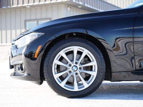 Used 2016 BMW 320i xDrive Sedan image 11