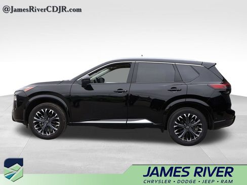 Used 2026 Nissan Rogue Platinum w/ Platinum Premium Package AWD/4WD image 2