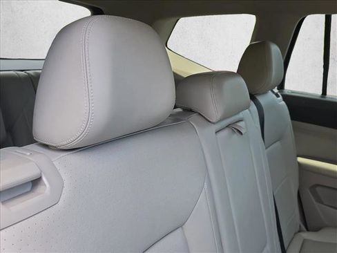 Used 2023 Volkswagen Atlas SE FWD image 25
