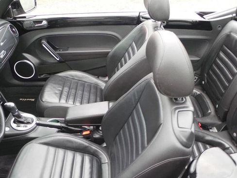 Used 2013 Volkswagen Beetle 2.0T FWD image 12